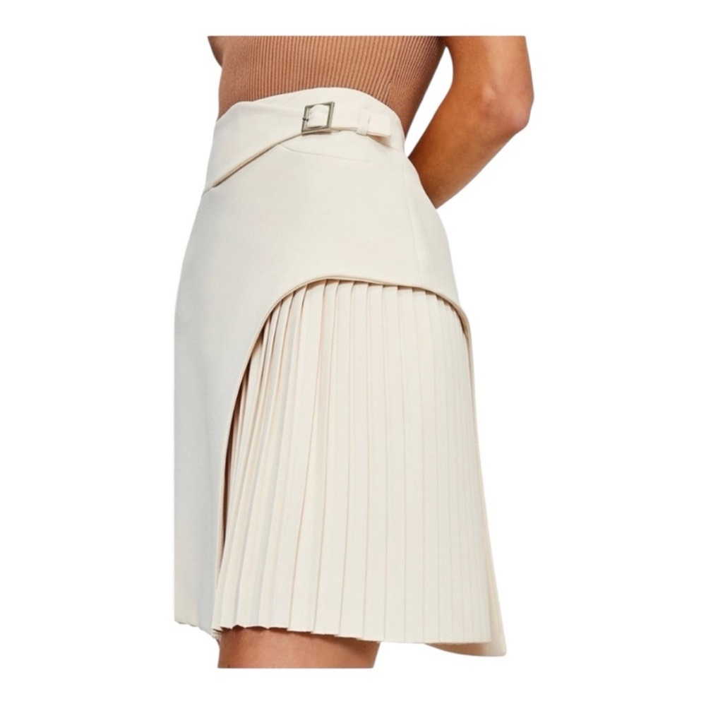 Karen Millen Tailored Buckle Detail Pleated Beige Mini Skirt Size US 4 UK 8 - Picture 3 of 5